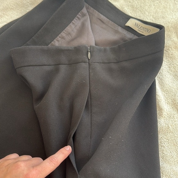 Valentino Classic Black A-line Wool and Silk Mini Skirt - Picture 5 of 8